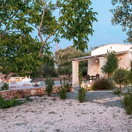 Philos By Rentbeat Vila